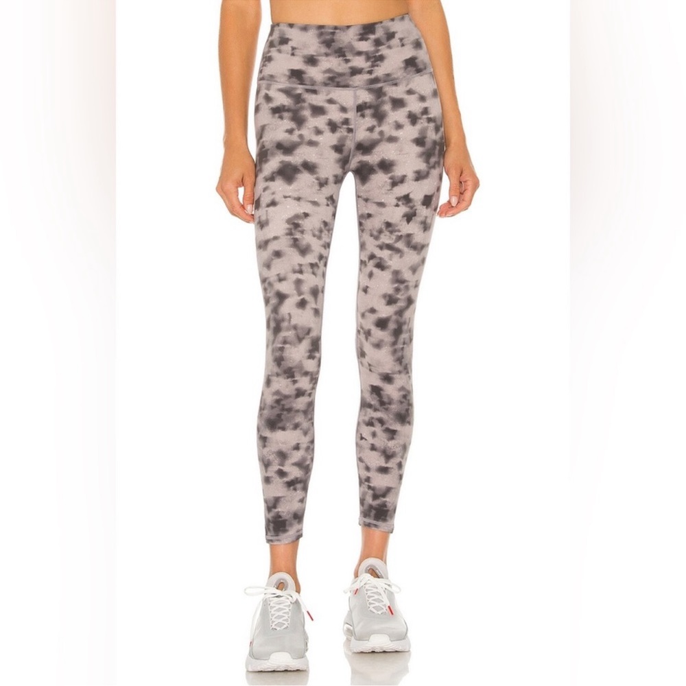Varley Let's Go High Rise Legging in Concrete Leaf Size Medium